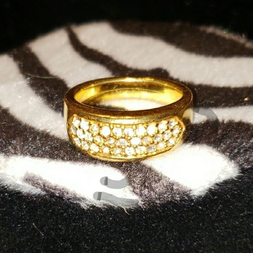 VNTG Elegant Rhinestone Goldtone Engagement/Wedding Ring